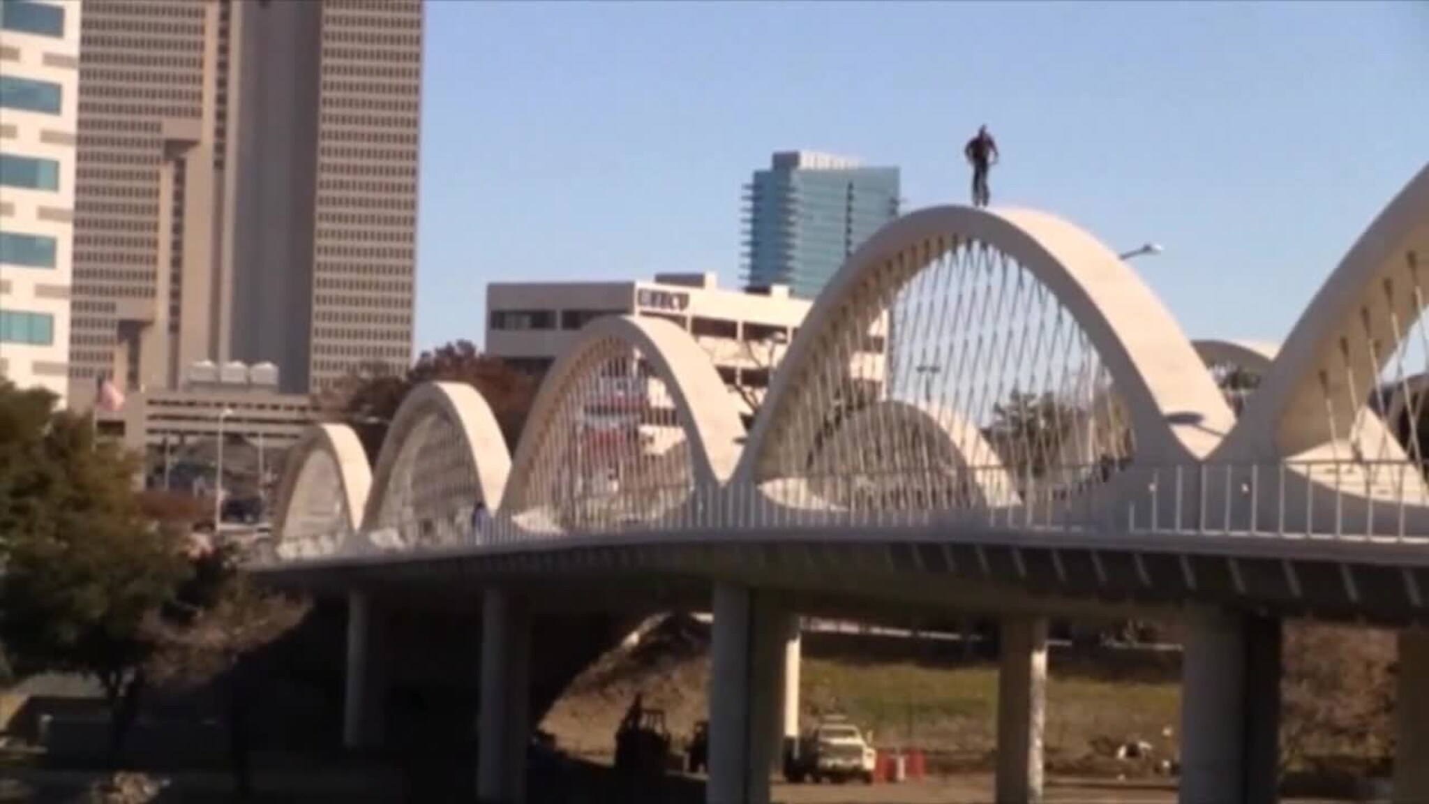 Dette stuntet er livsfarlig - og ulovlig