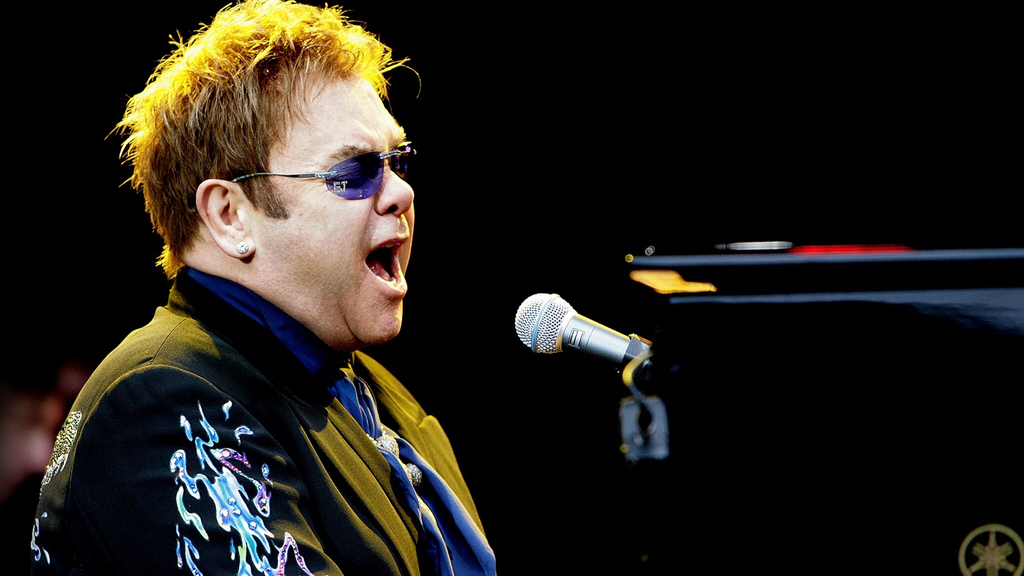 Se Elton John på scenen i Kristiansand