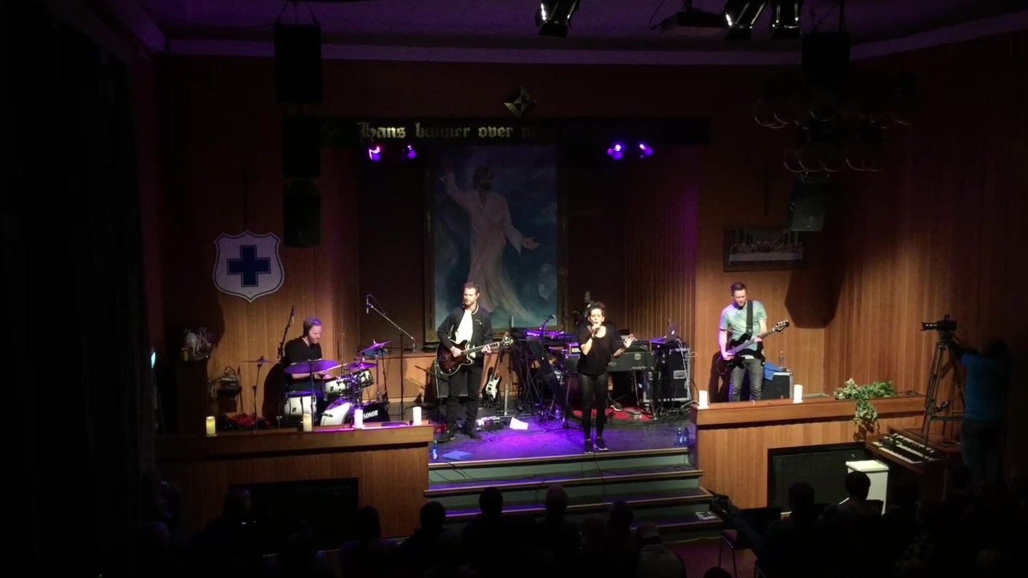 Blå Kors måtte avvise folk i døra