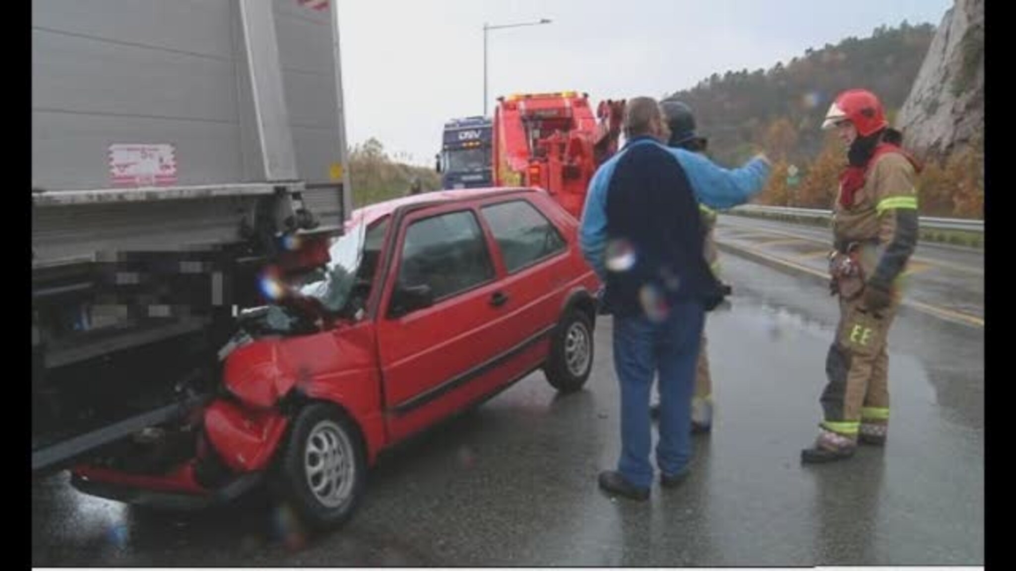 Ulykkesbil måtte trekkes løs