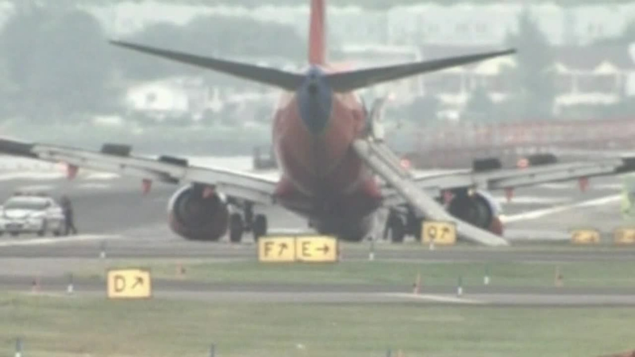 Boeing 737 landet uten fronthjul