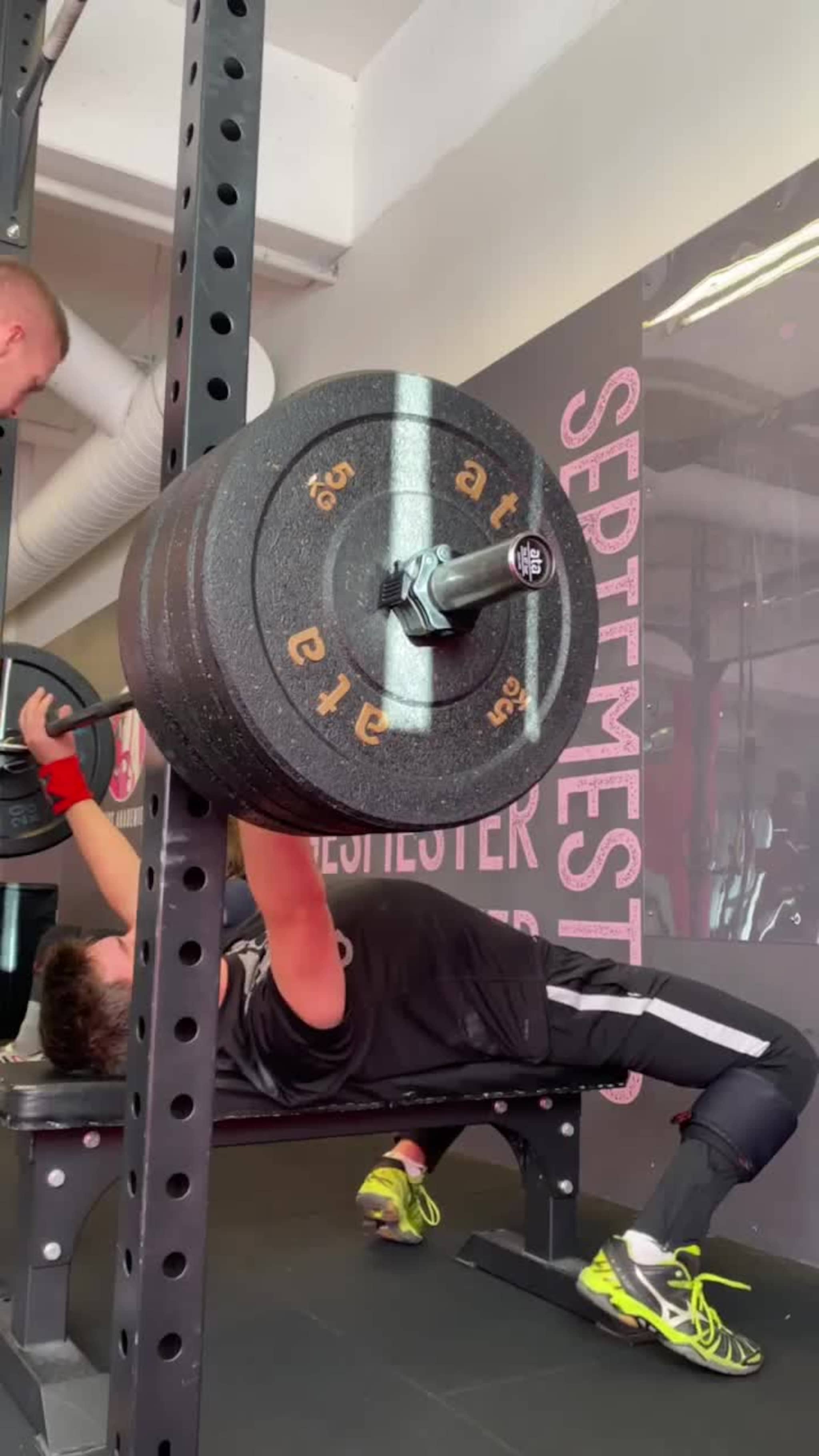 Daniel Thrana løfter tungt 2