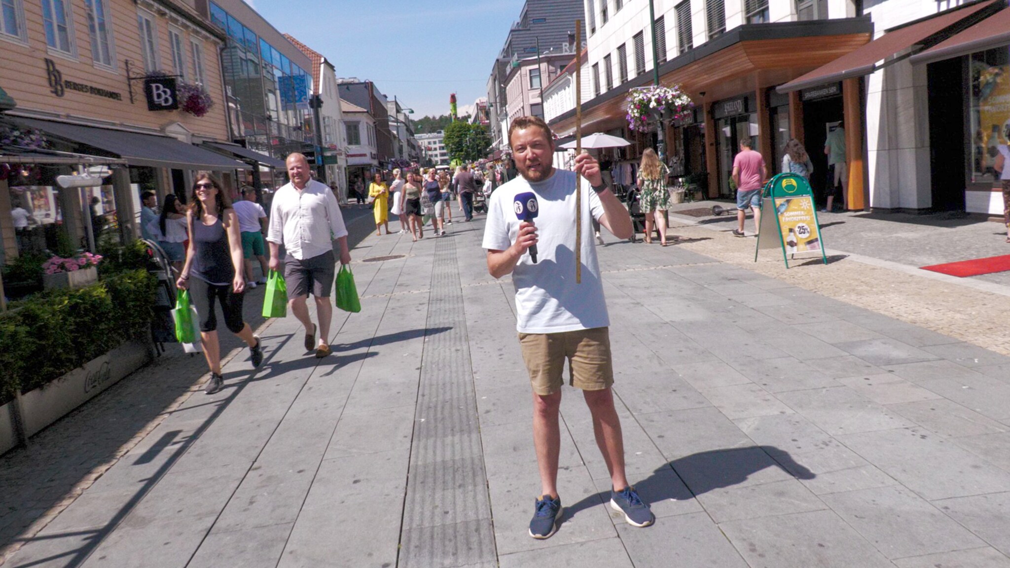 VIDEO: Se om folk i Kristiansand holder riktig koronaavstand
