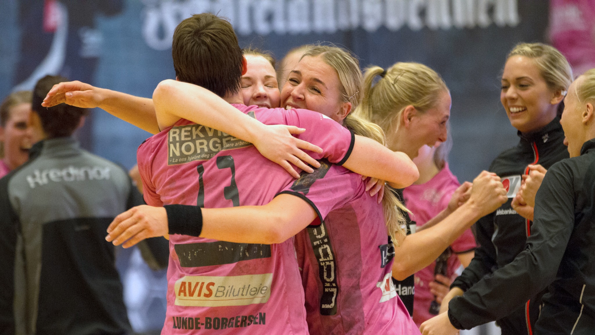 Se Vipers banke Larvik