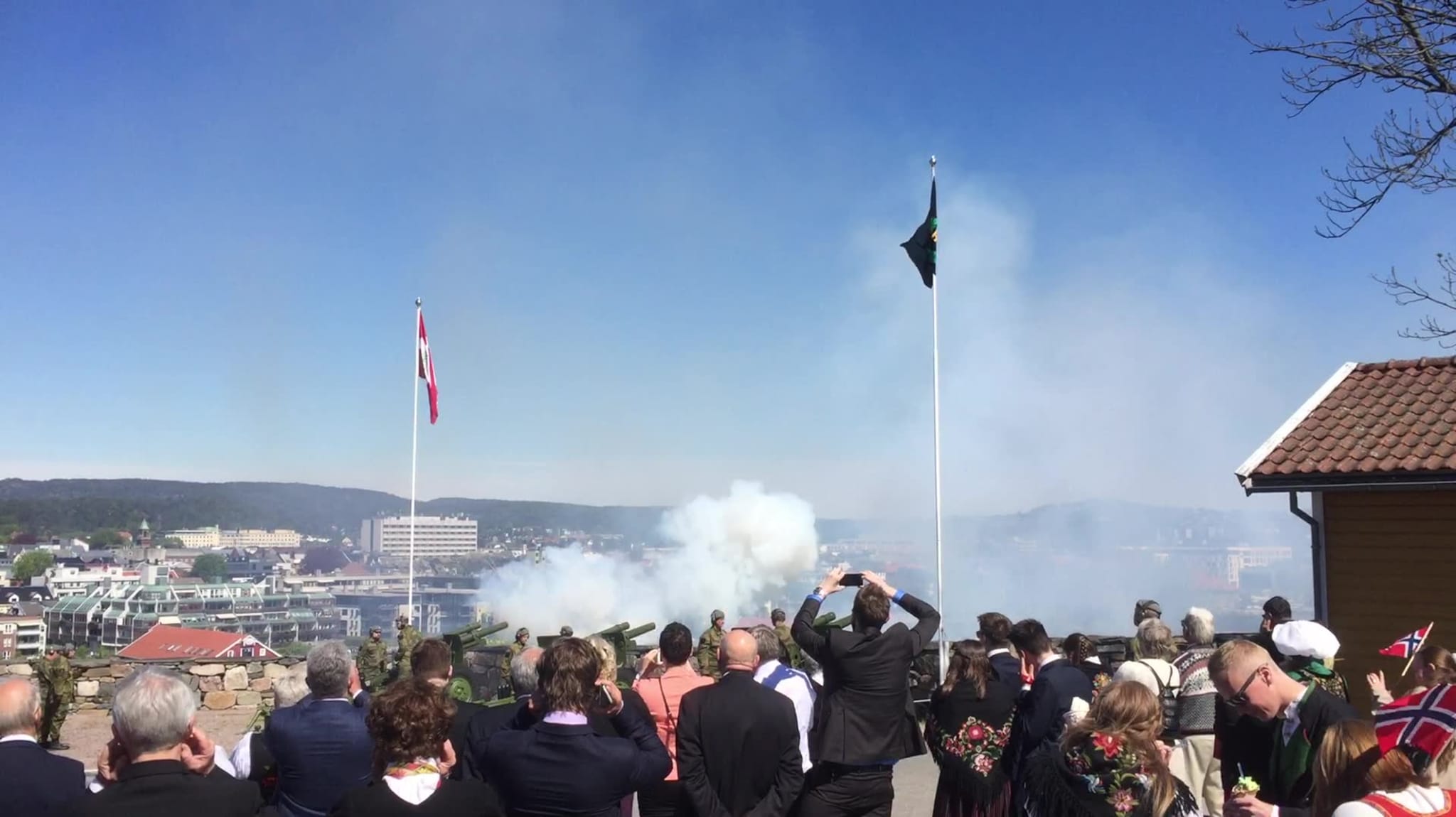 Se 17. mai-salutten fra Odderøya