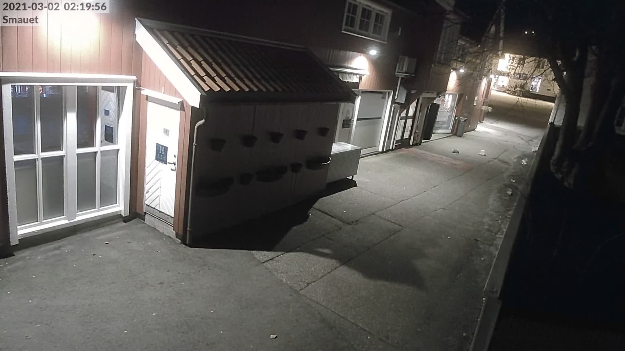 Her stikker tyven av med snøfreseren