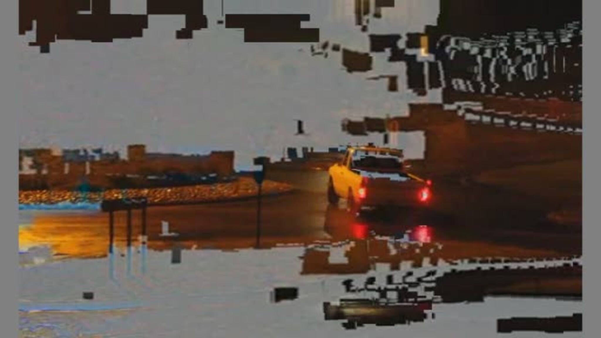 Se bilen spinne rundt rundkjøringa