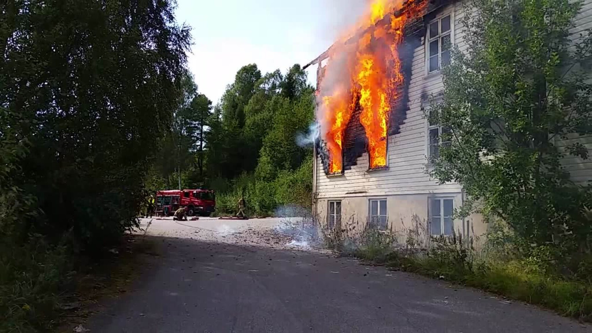 Nedlagt skole brant ned