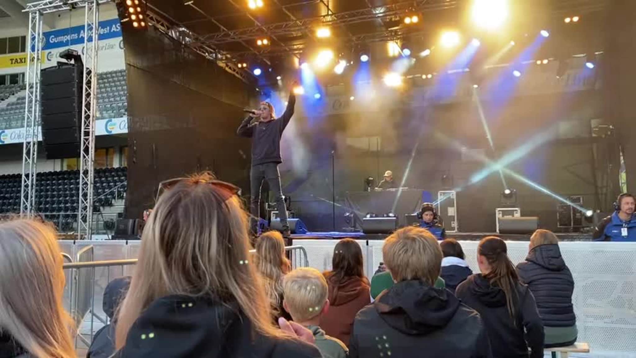 Tix fremfører Shotgun