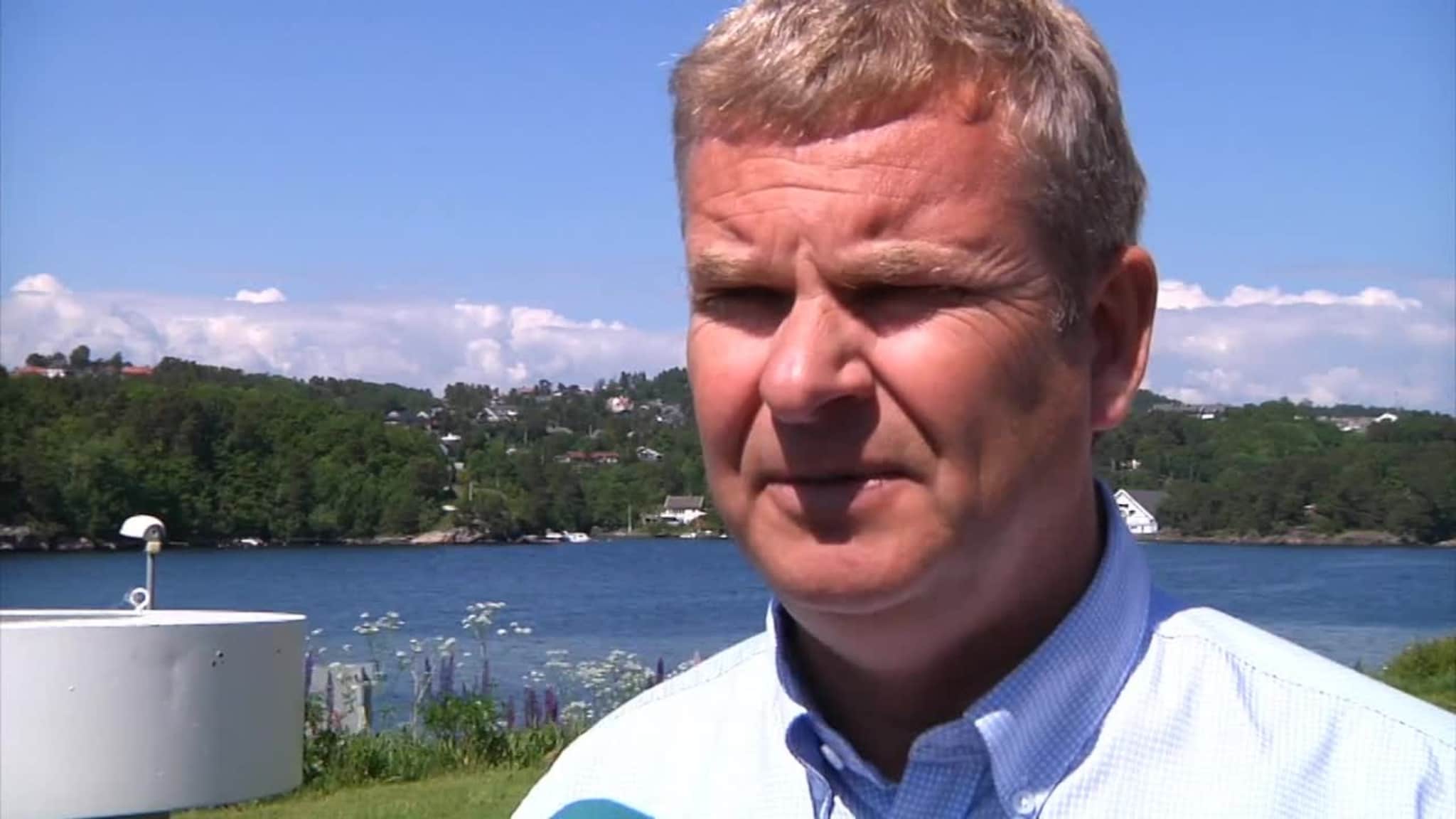 - Flytting til Lillesand ble diskutert