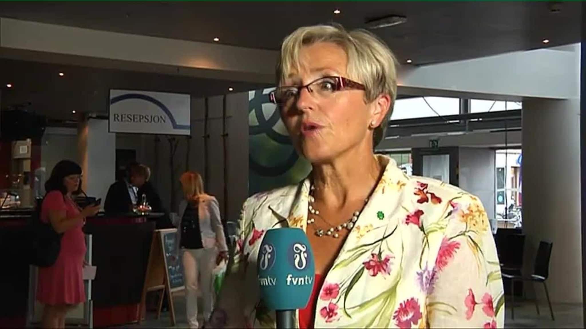 - Ønsker at sentrum skal være en egen kraft i norsk politikk