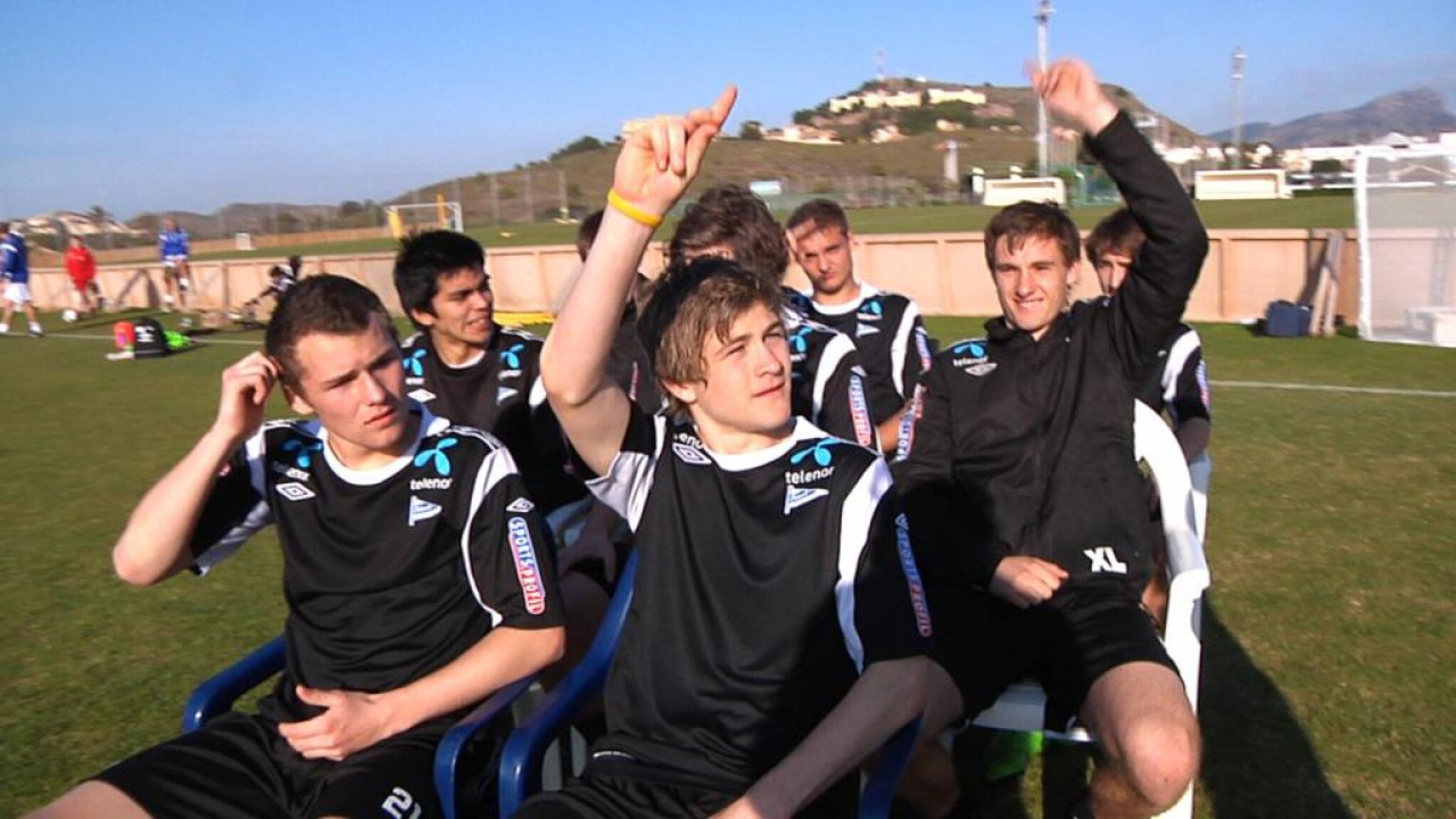 Starts unggutter måtte sitte skolerett