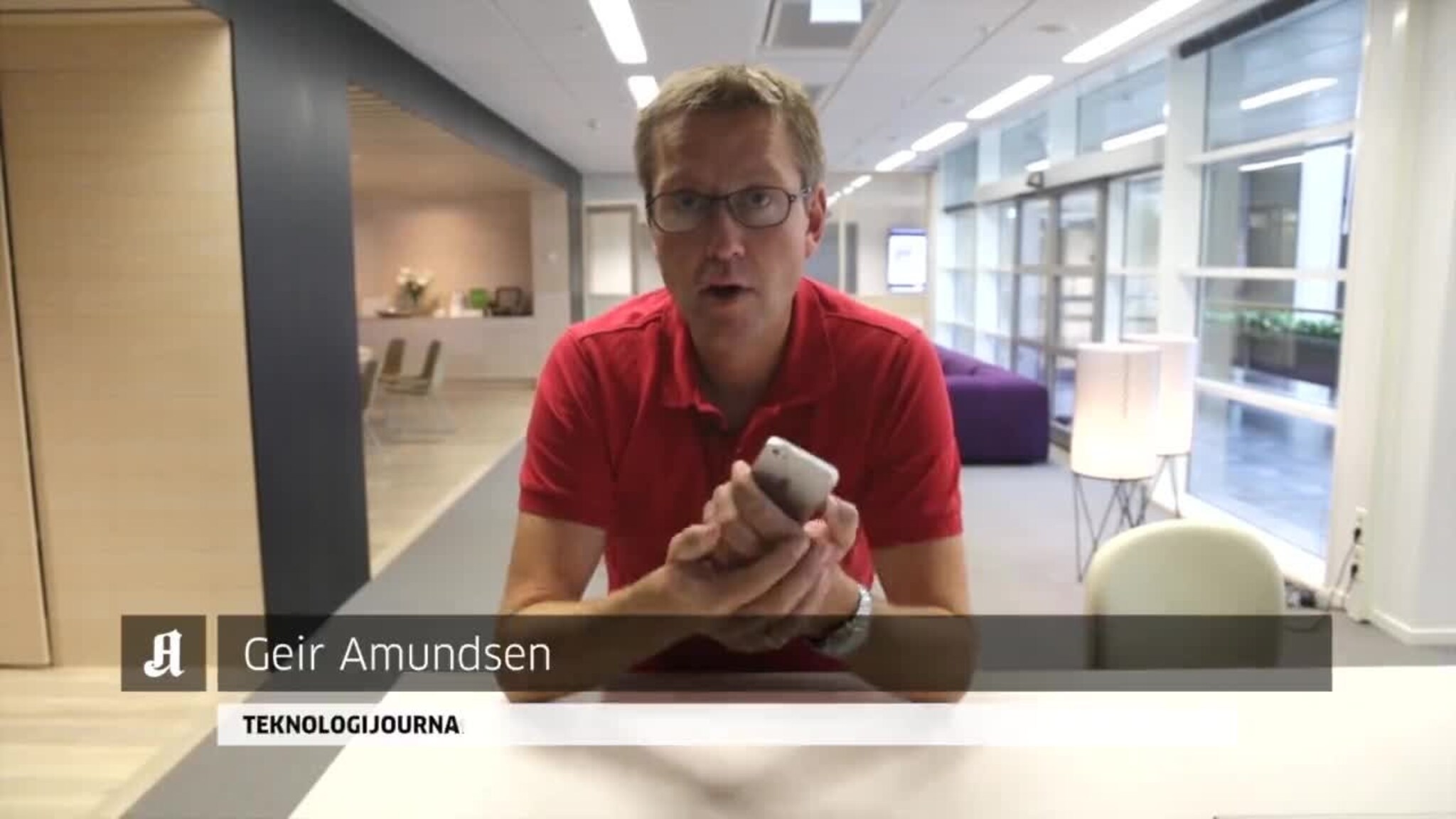 Lei av at Facebook-videoer spilles av automatisk?