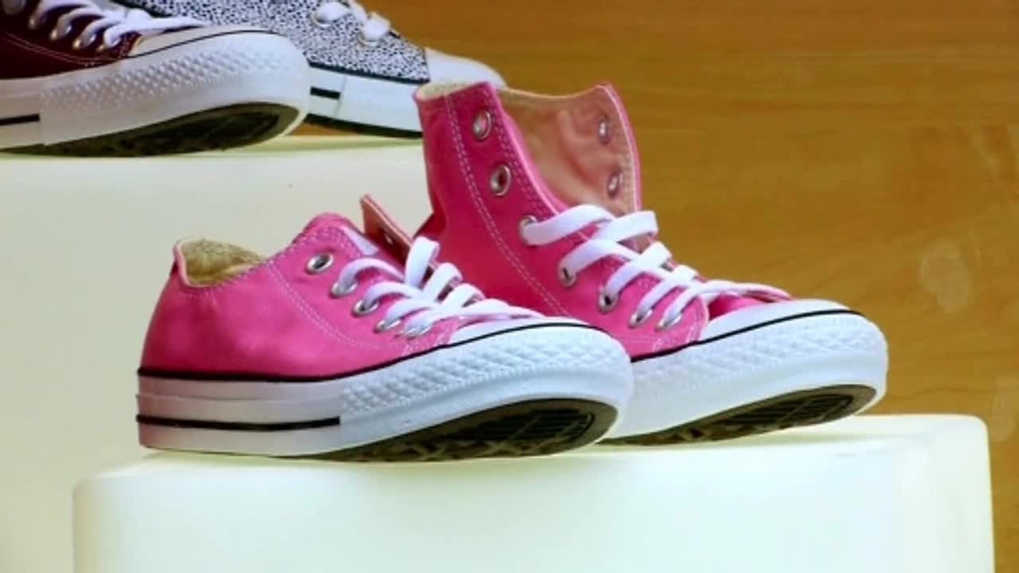 Saksøker produsenter av "Converse-kopier"