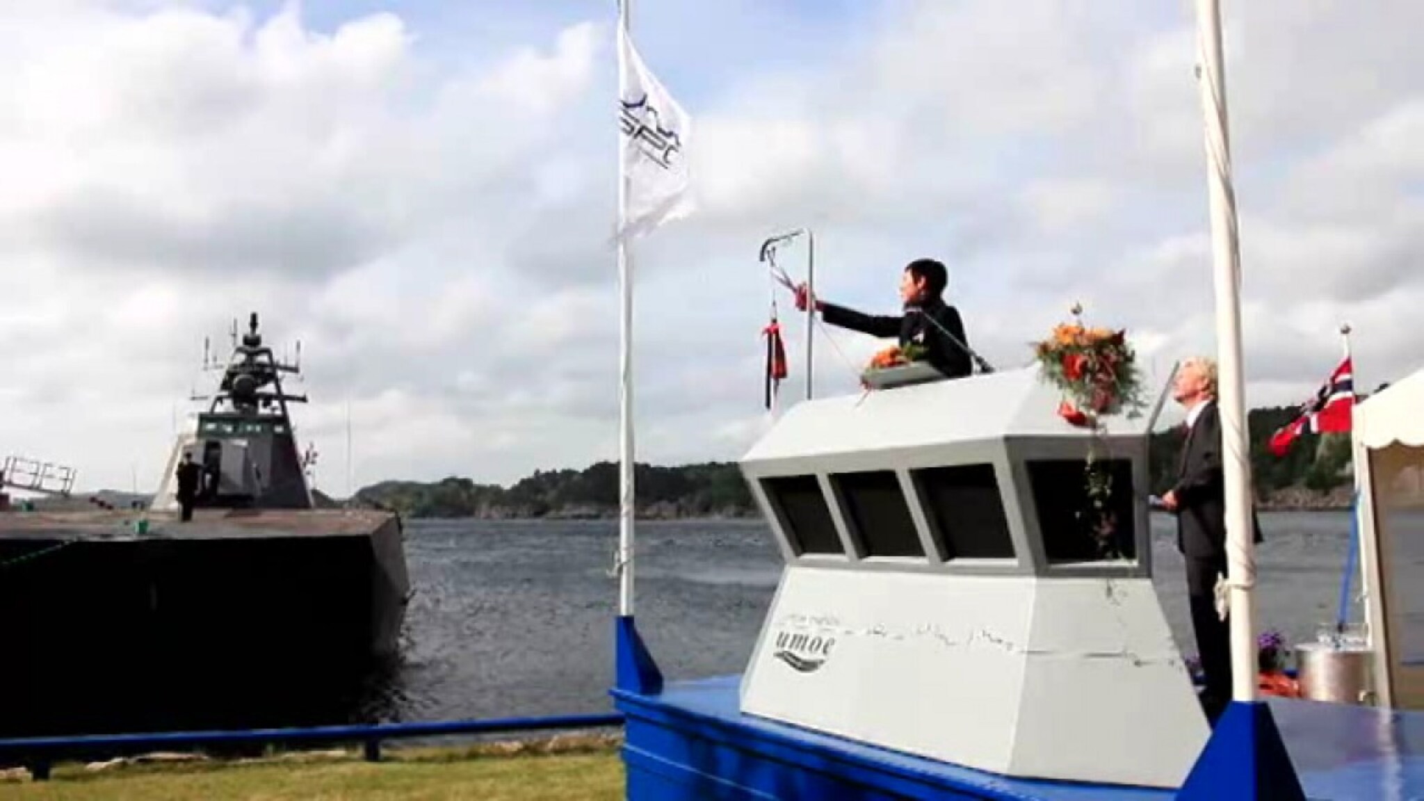 Søreide døpte KNM Storm