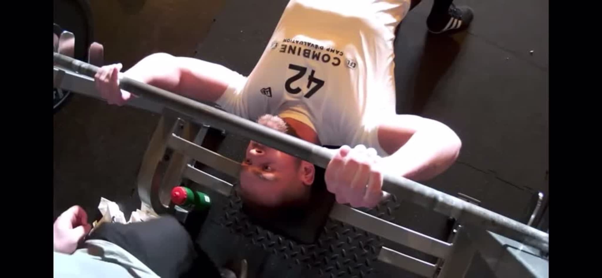 Mads Flåt styrketest i Canada