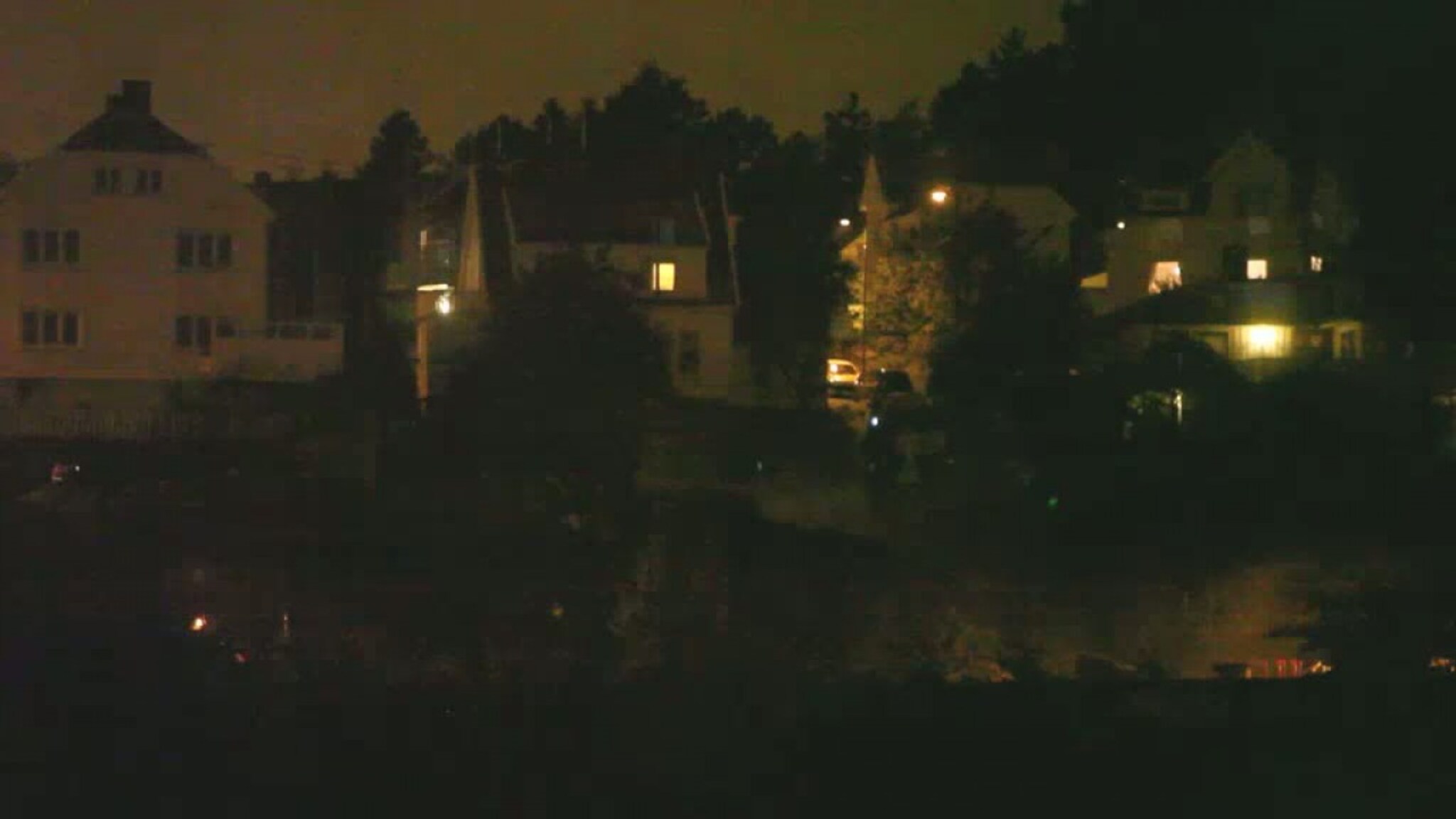 Her smeller første salve