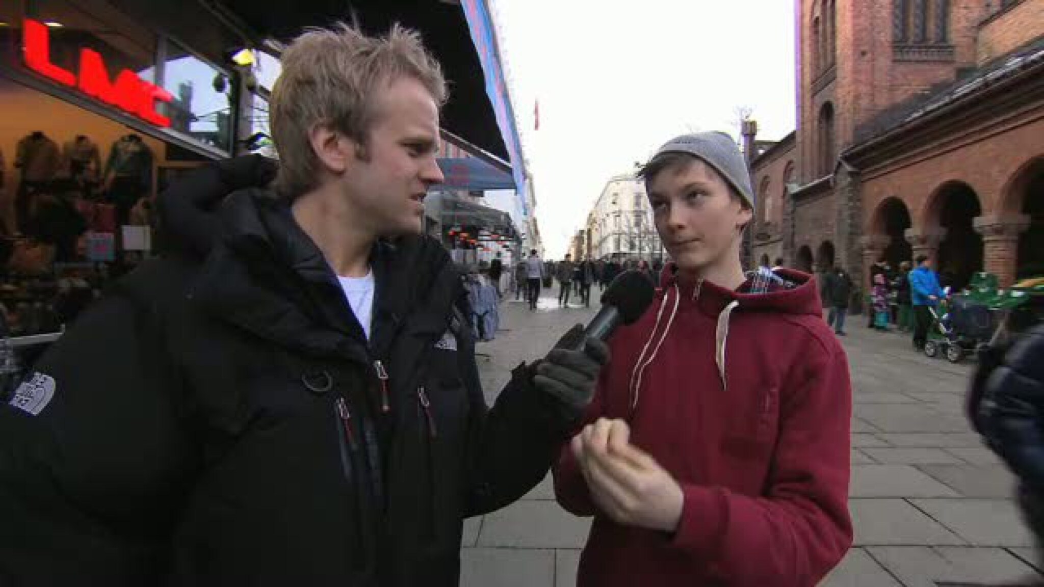 - Kanskje bygningene begynner å fly?