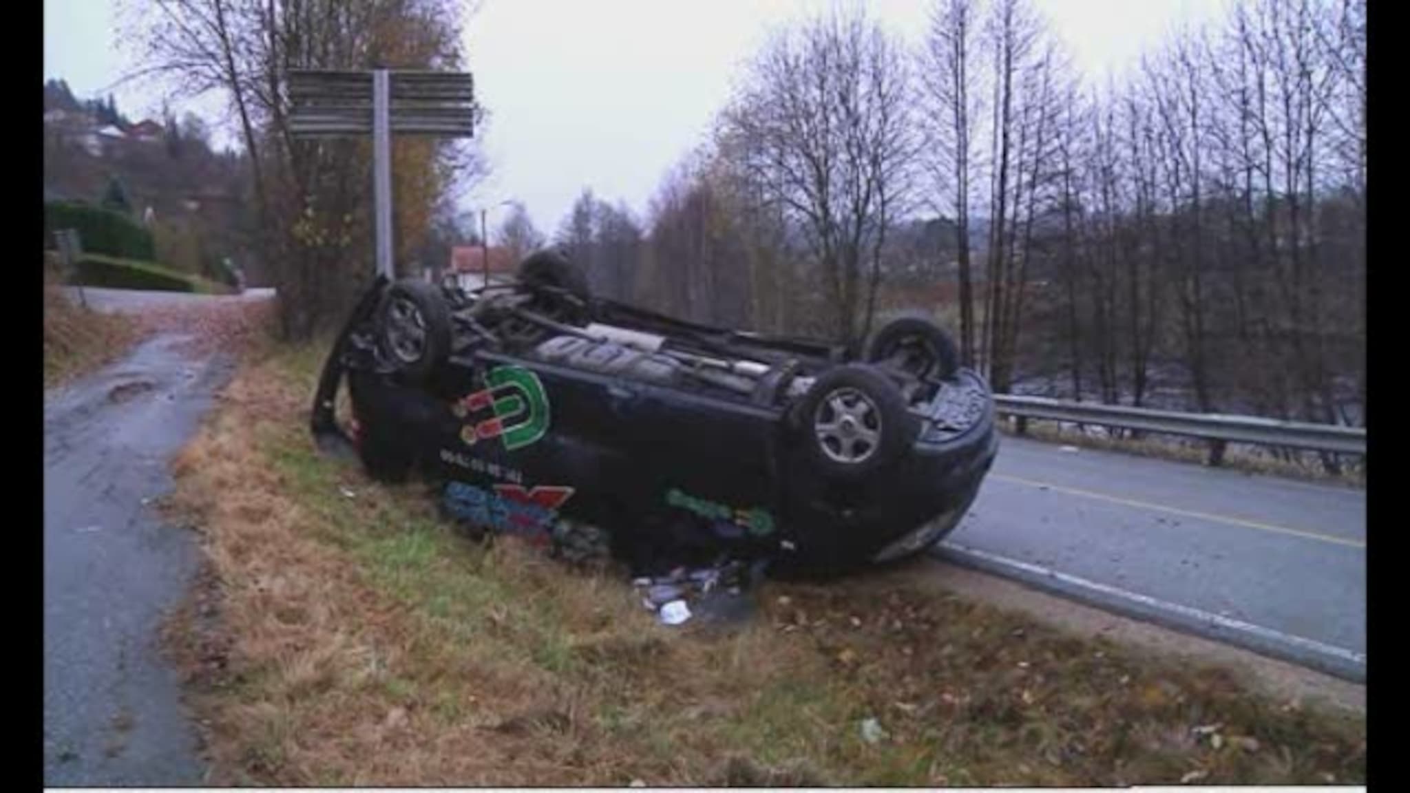 Bil på taket embedda