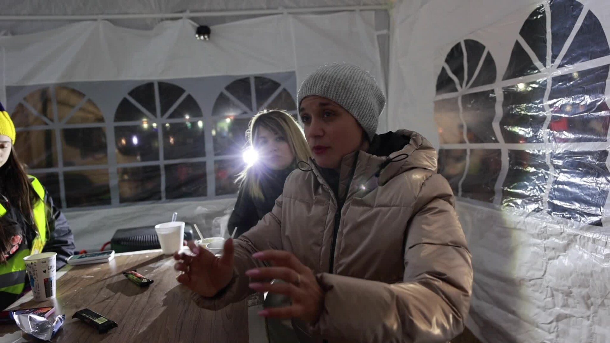 Anna (38) ved grense byen Medyka i Polen.m4v
