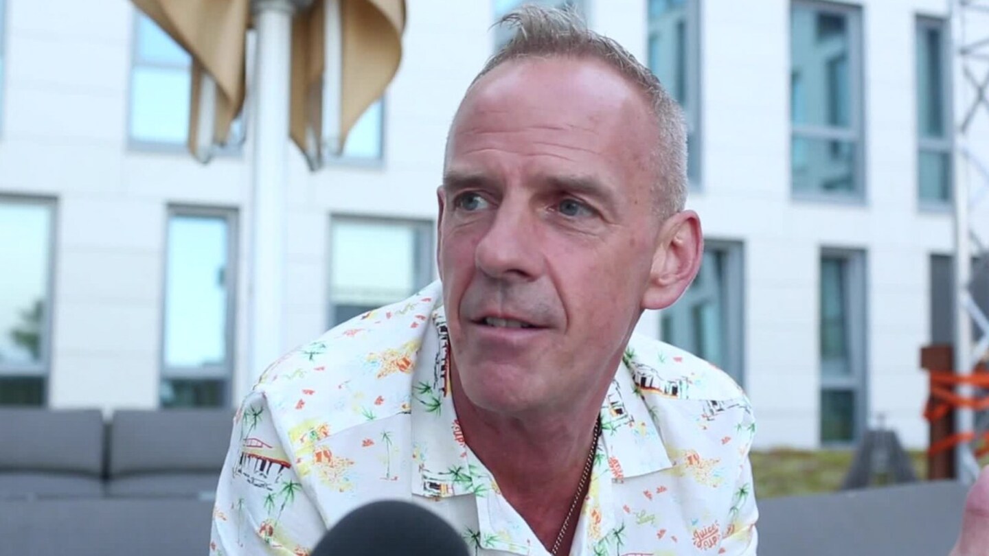 Fatboy Slim takker kronprinsparet for at han er tilbake i Kristiansand