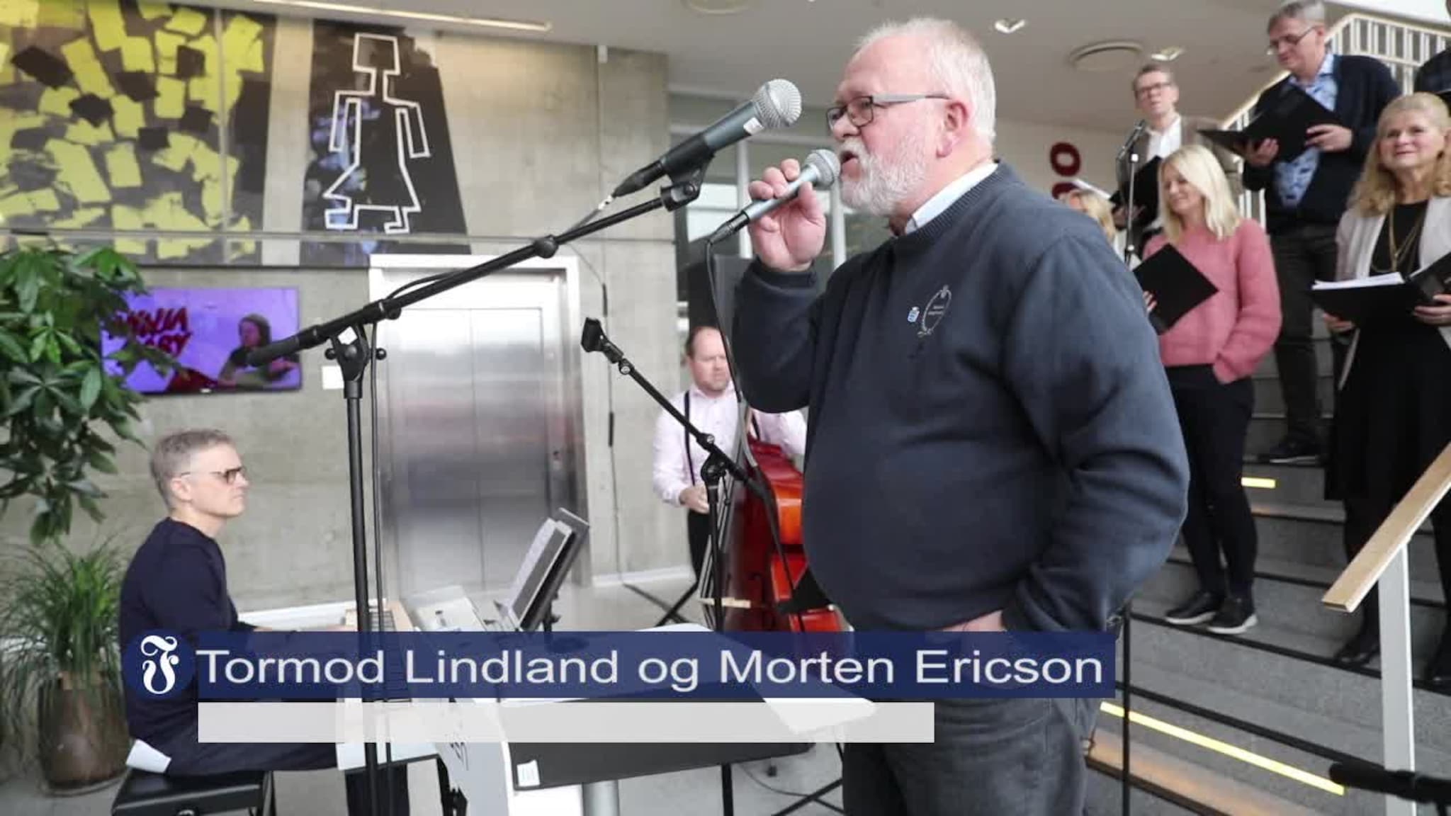 Tormod Lindland og Morten Ericson med sin hyllest til Mandal