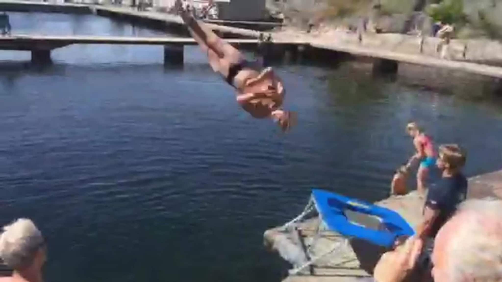 Se spektakulære hopp og stup fra bryggekanten