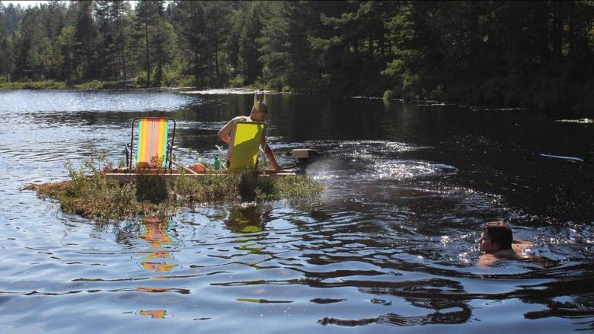 Øy med påhengs i én knops fart