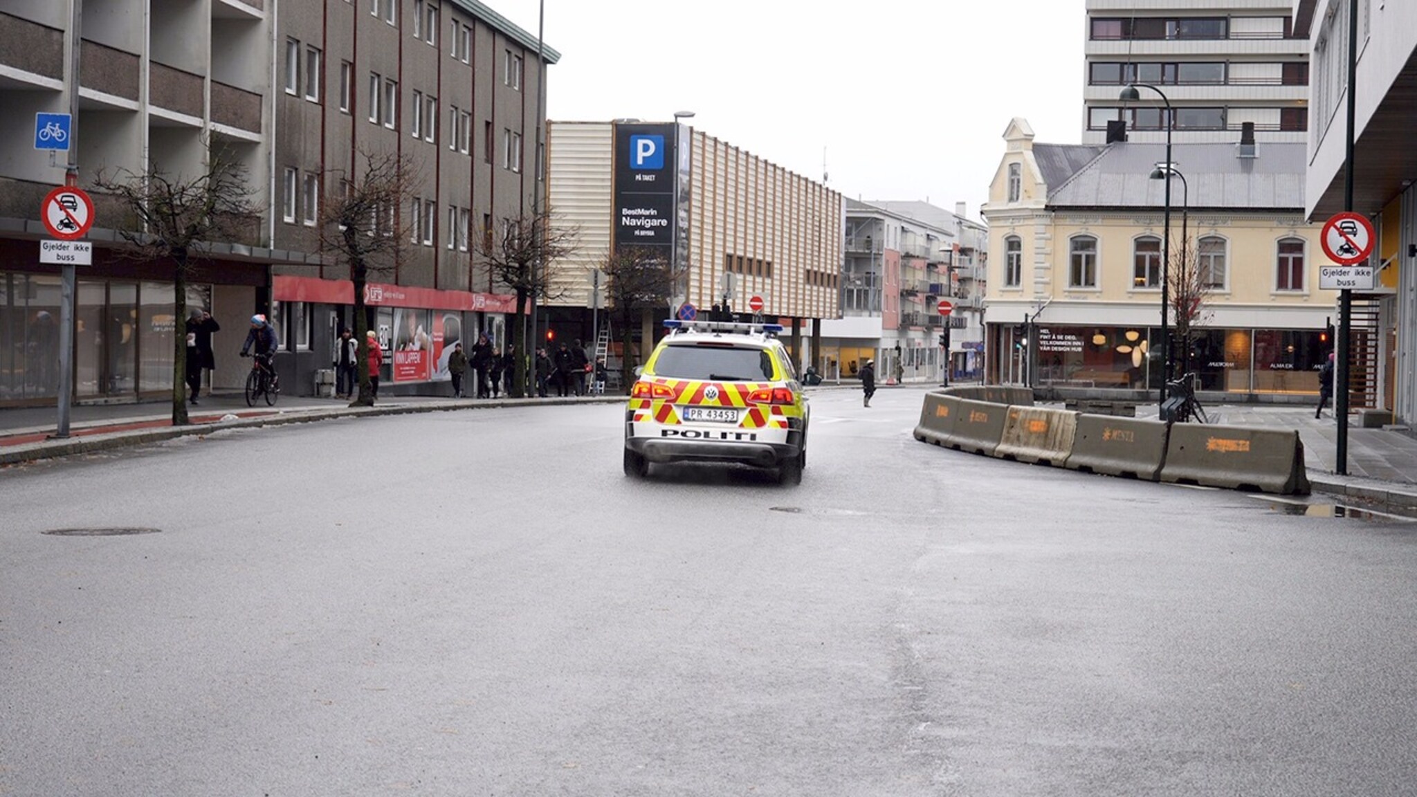 Video: Full forvirring i Elvegata ved Lundsbroa