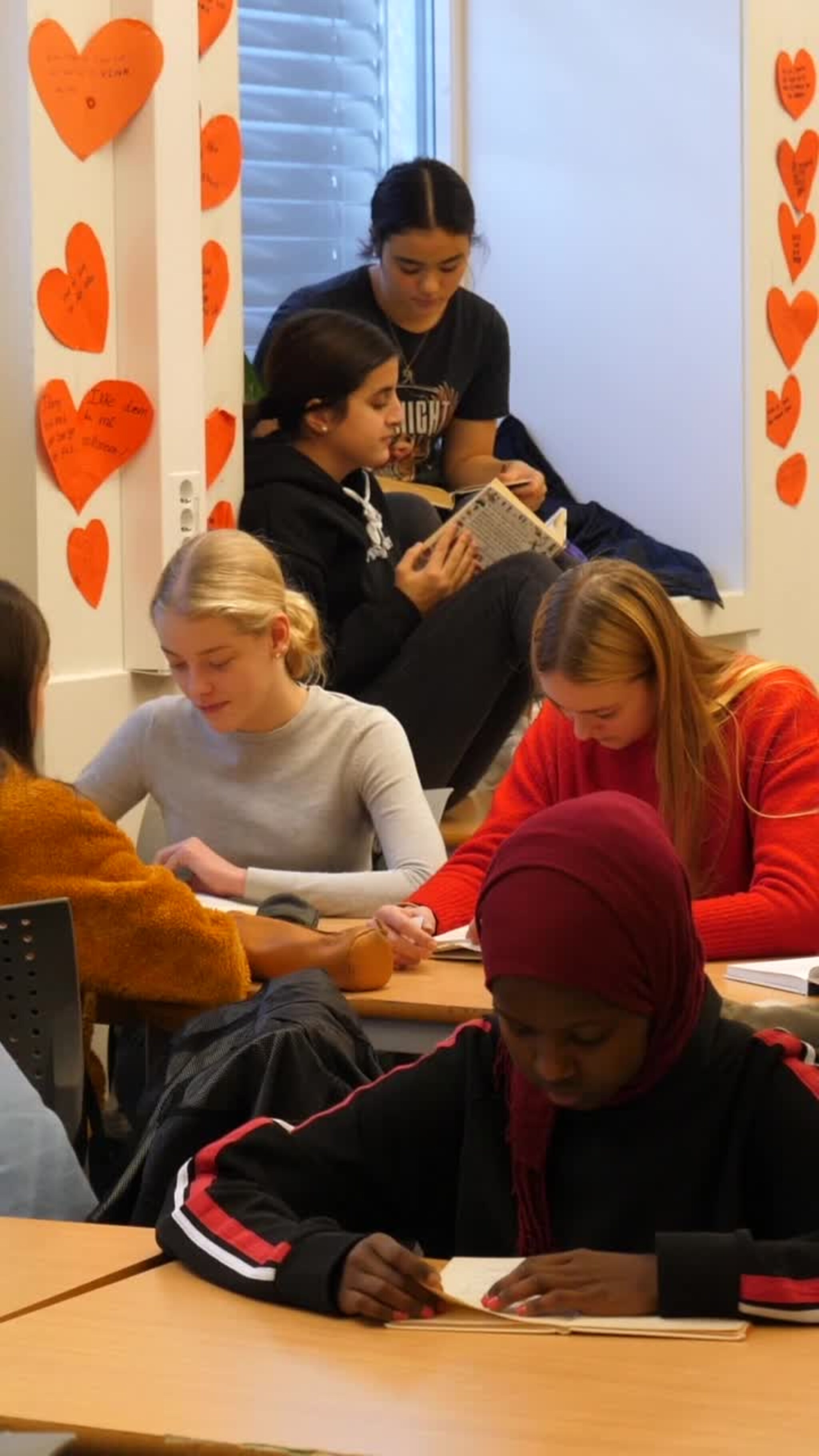 Klassen leser miljø høyde.m4v