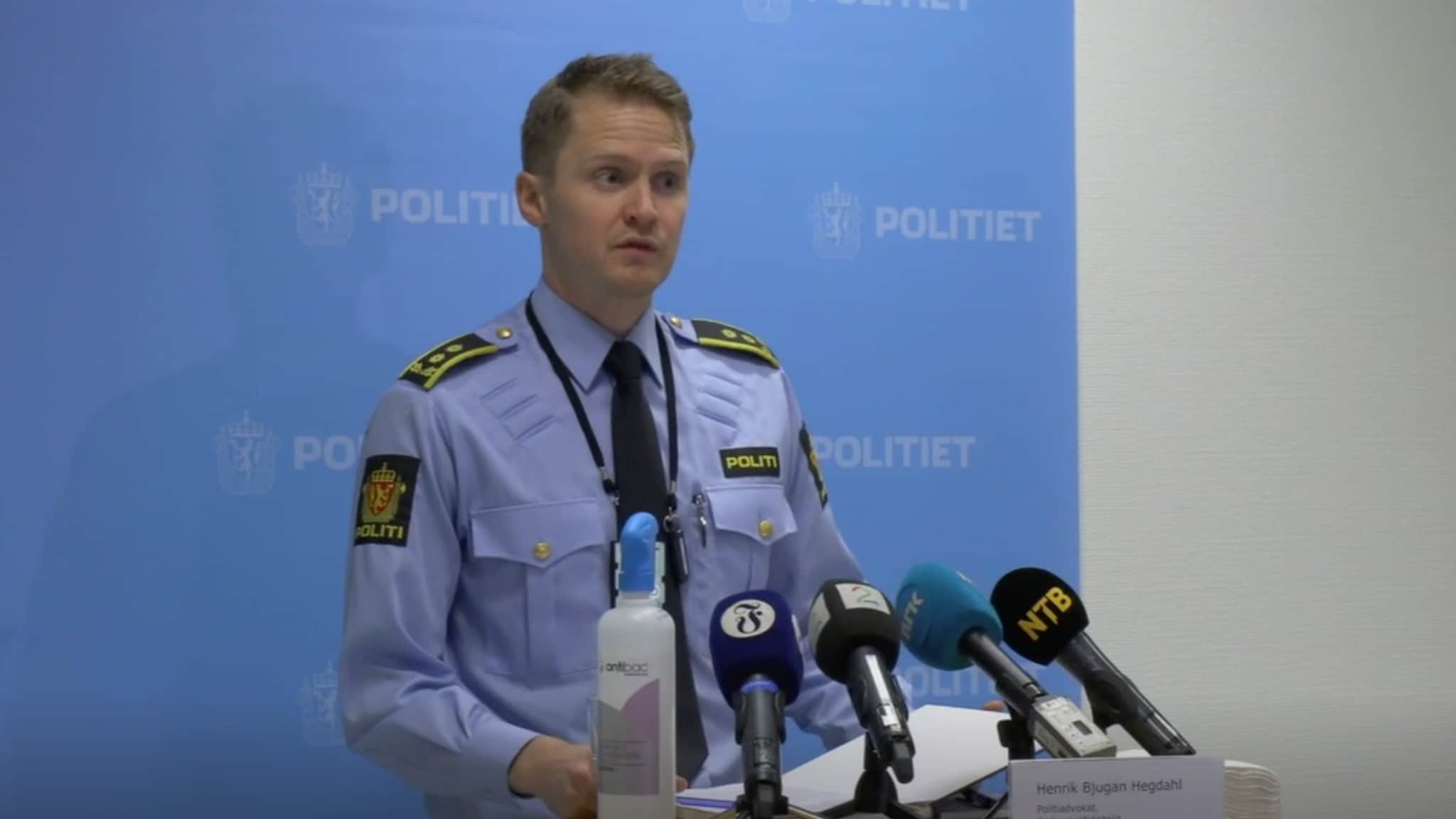 Se pressekonferansen fra søndag kl 12 i opptak her