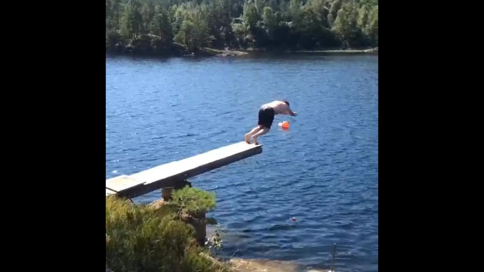 - Hå,hå,hå! Maveplask!