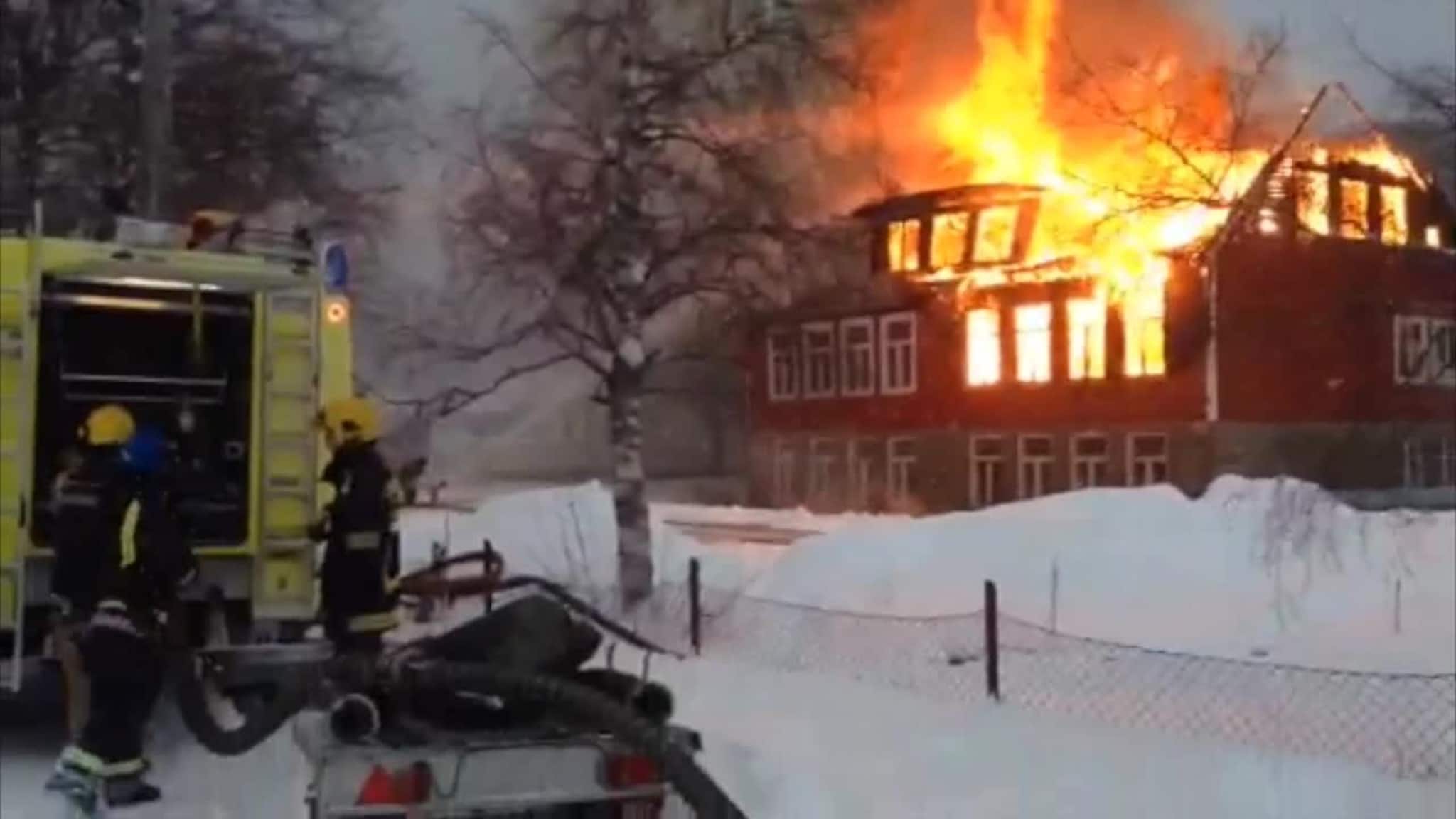 Gammel skole brant ned