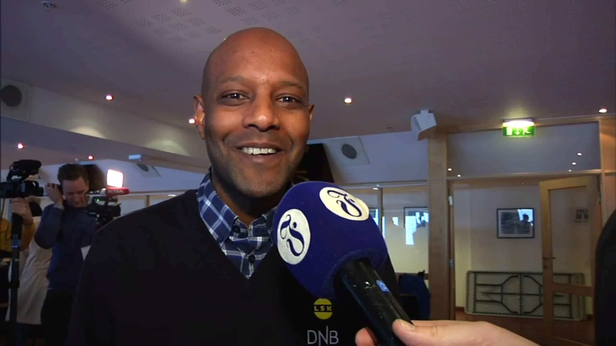 - Langeland, hører du? Nå tar vi dere...