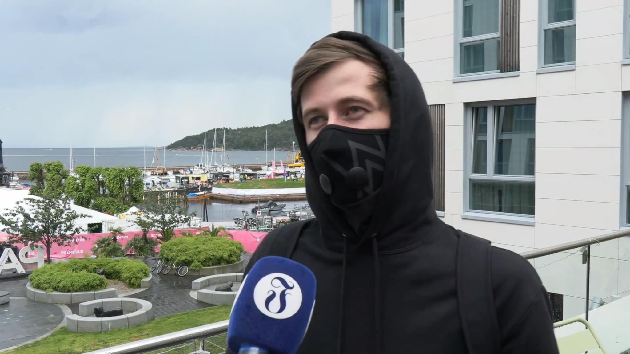 Alan Walker: - Fikk snaps fra kompisene mine i går og skulle ønsket jeg kunne stått sammen med dem i publikum