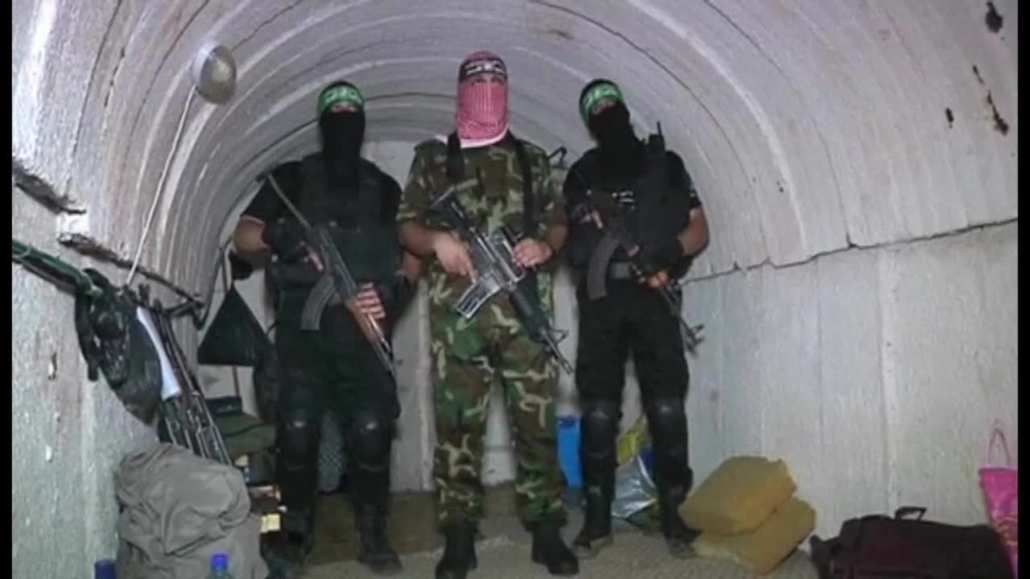 Her viser Hamas fram en av Gaza-tunnelene