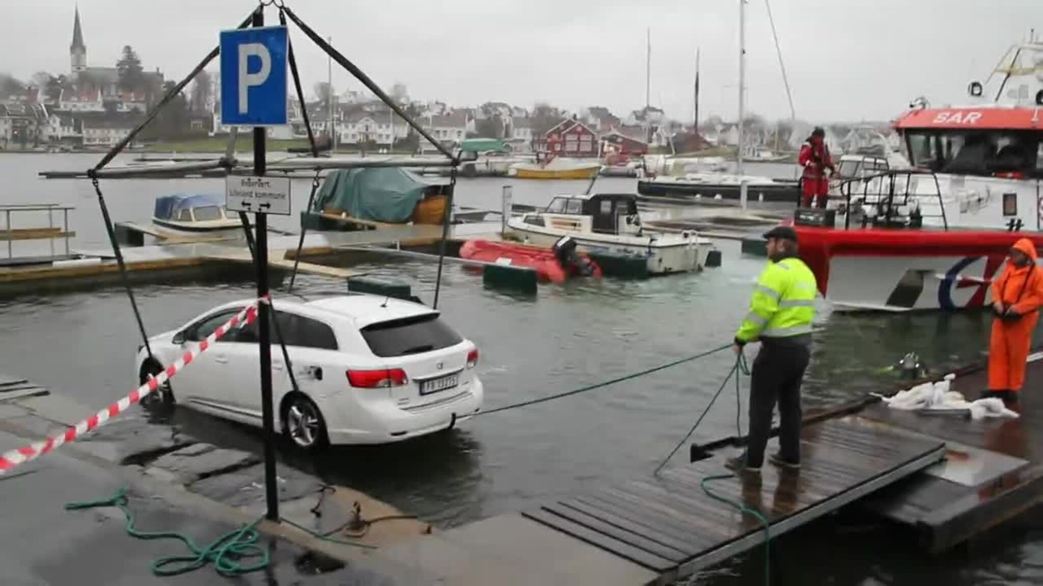 Her reddes bilen opp