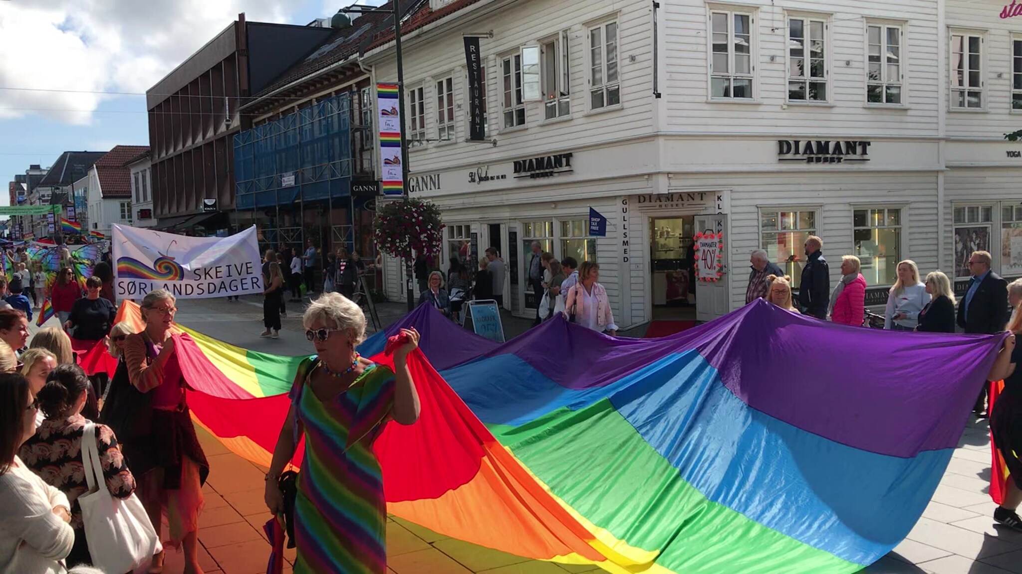 Se Pride-paraden i Kristiansand