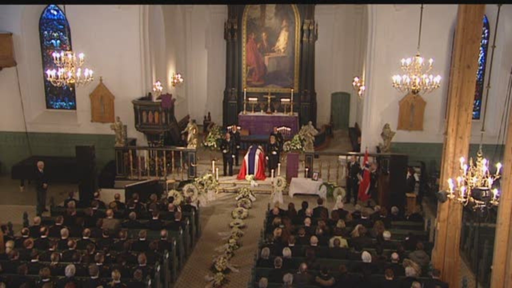 Se begravelsen i opptak (langversjon)