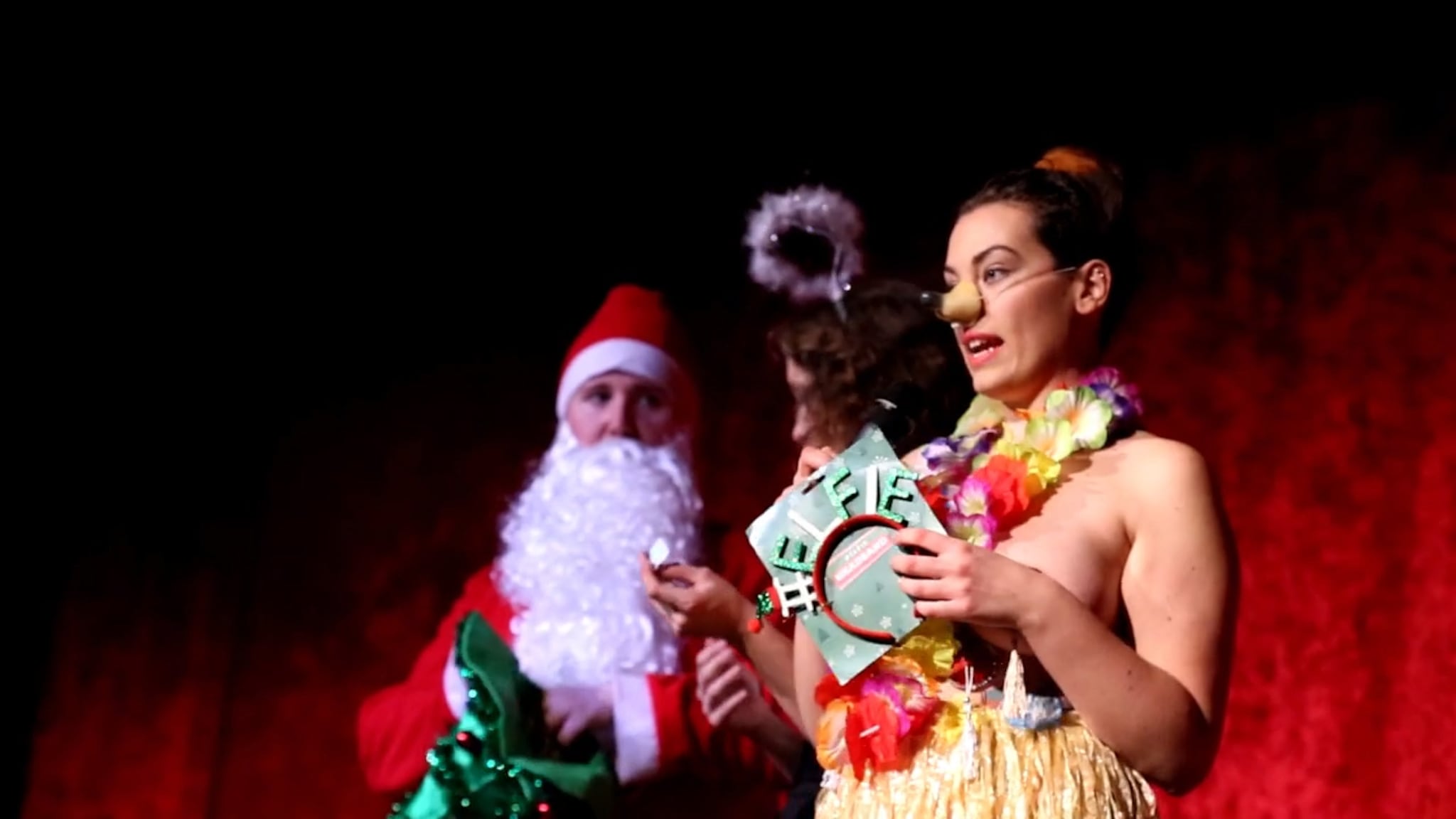 "X-mas Burlesque"-show på Teateret