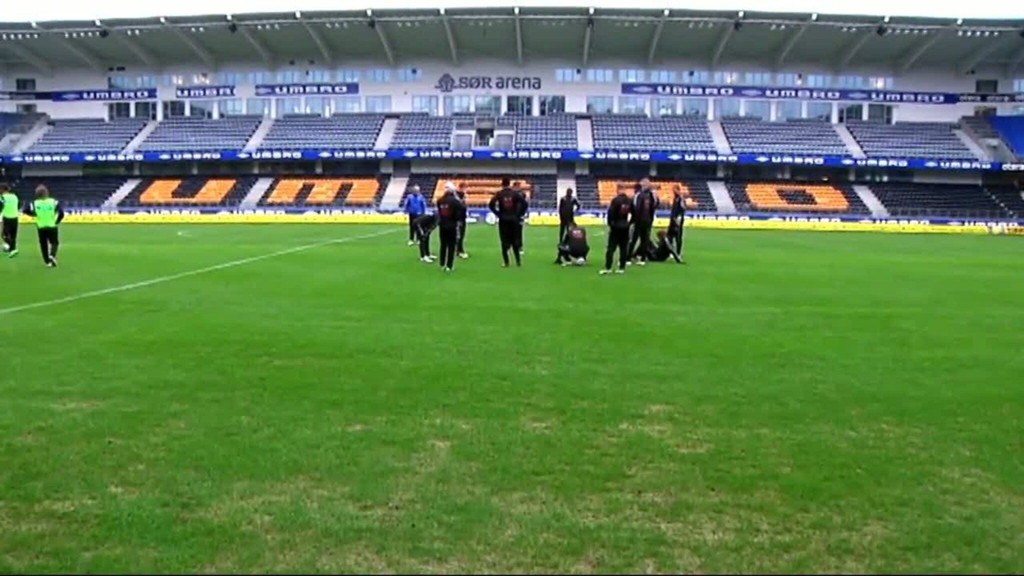 Banemesteren: - Matta er grønn, jevn og fin