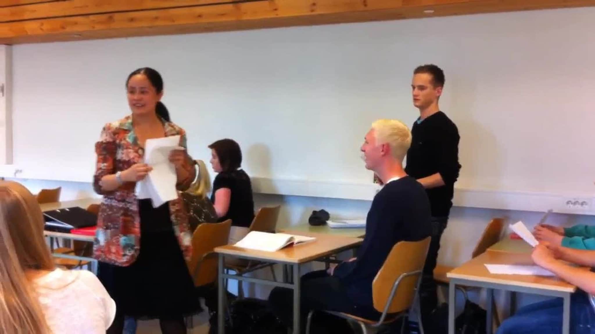 Hør elevene øve på kinesisk