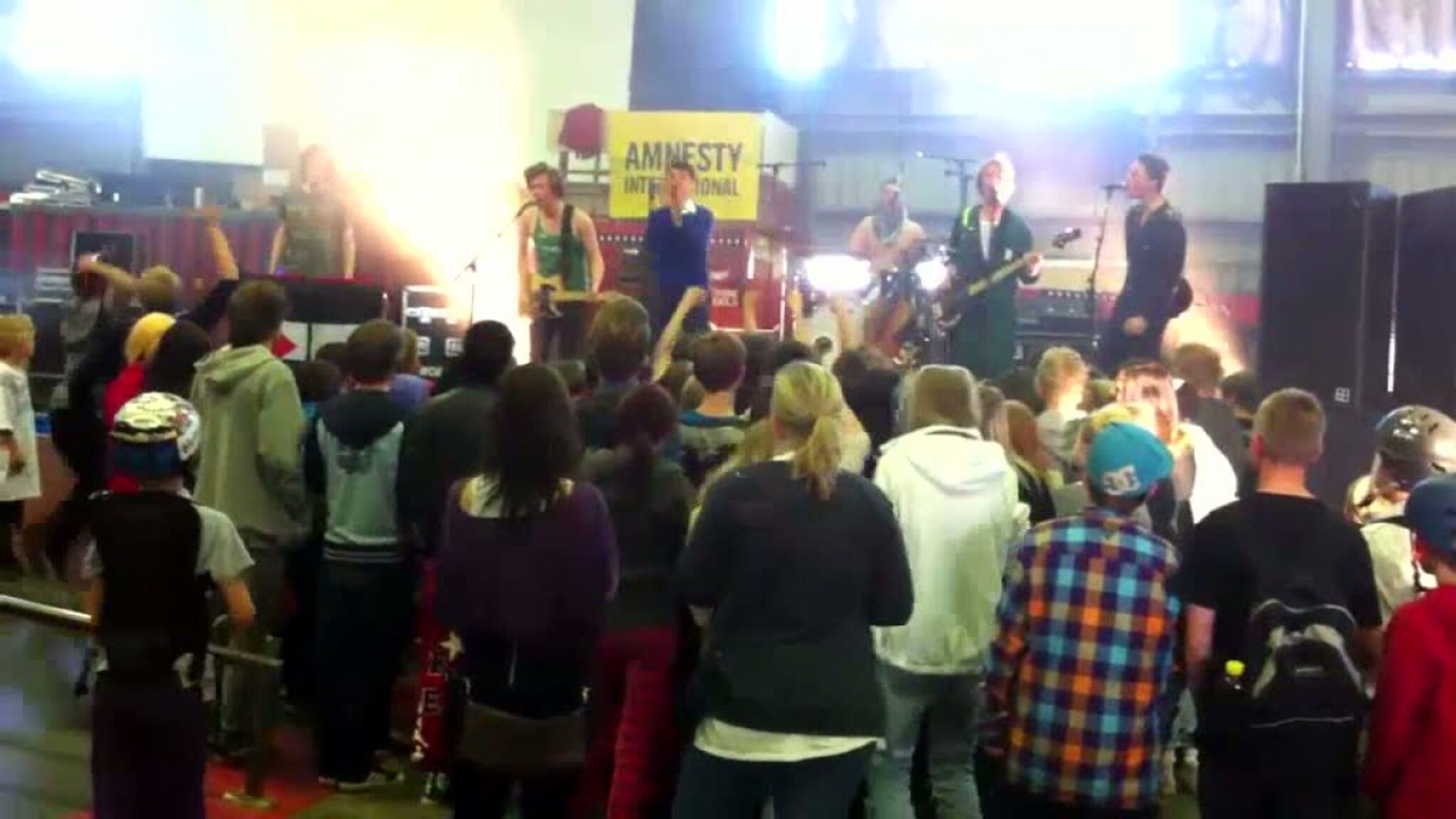 Honningbarna - utdrag fra "La alarmane gå"