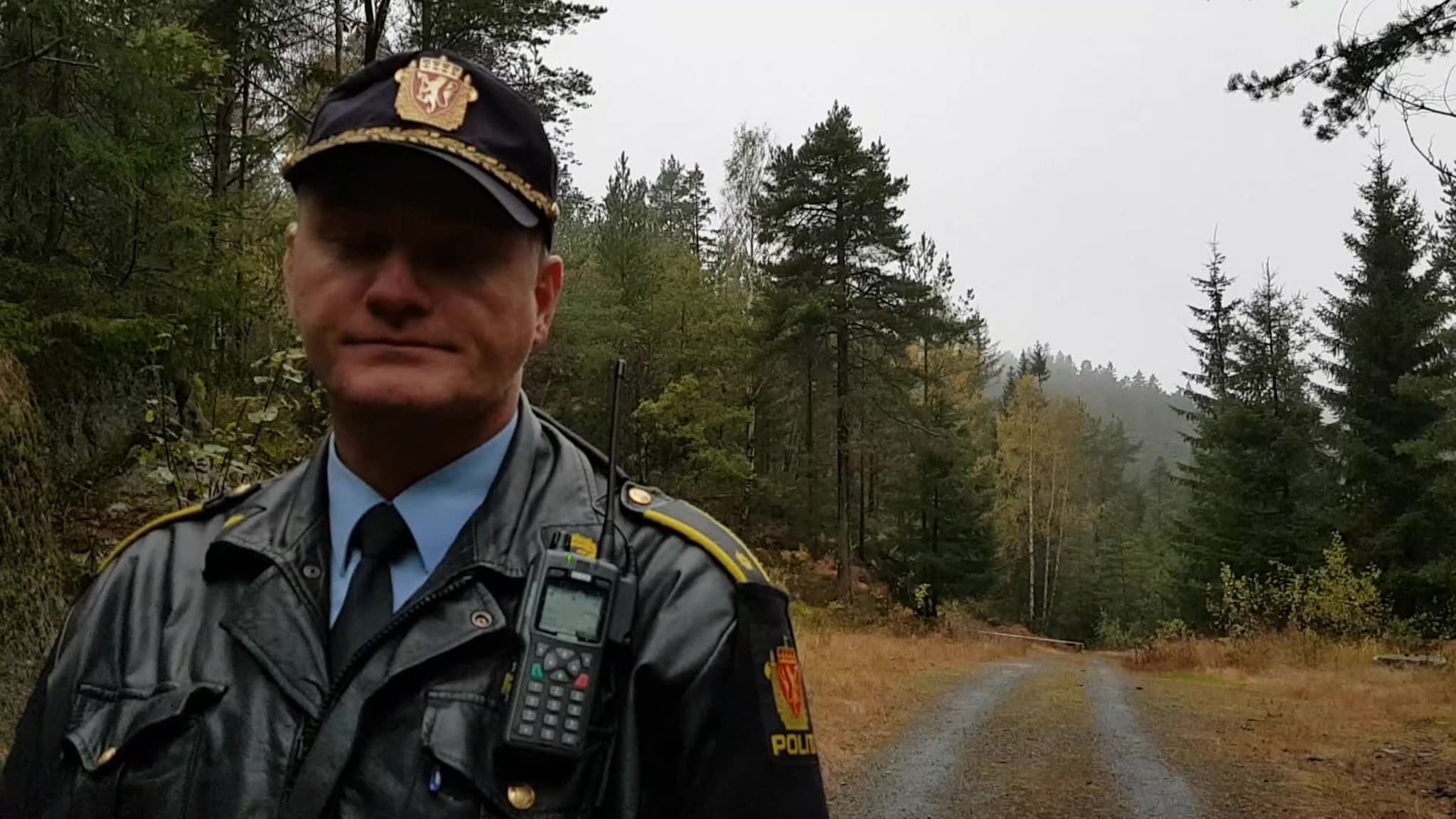Politiets innsatsleder: - Politiet mistenker at det er en hjemmelaget bombe