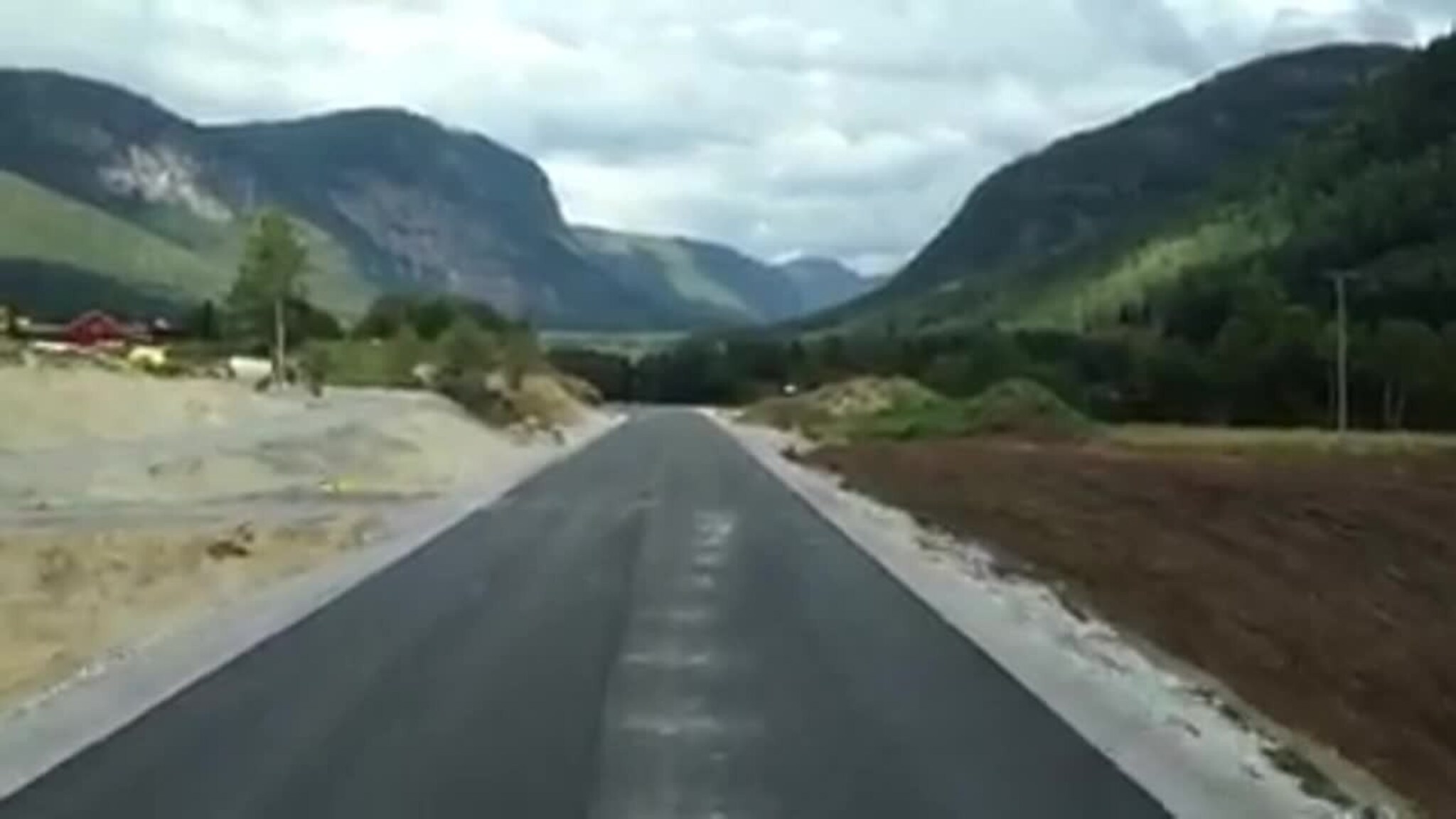 Se nyveien forbi Langeid