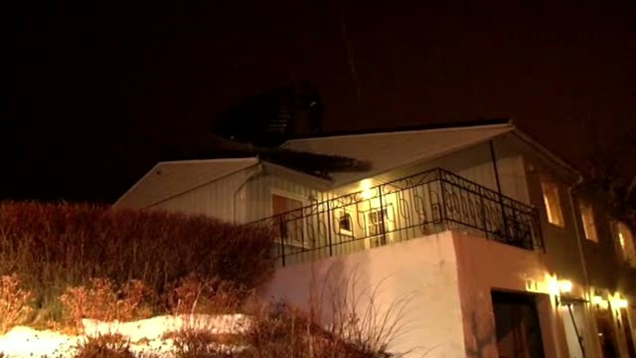 - Vi hørte et kraftig brak, så forsvant taket