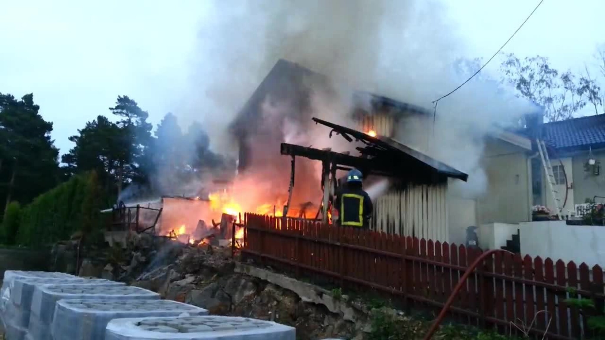 Garasjebrann spredte seg enebolig