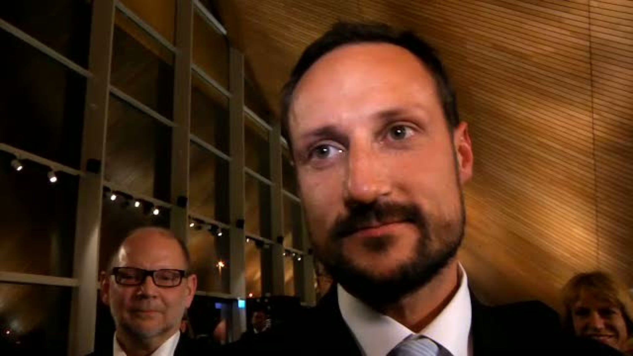 Kronprinsen vil tilbake