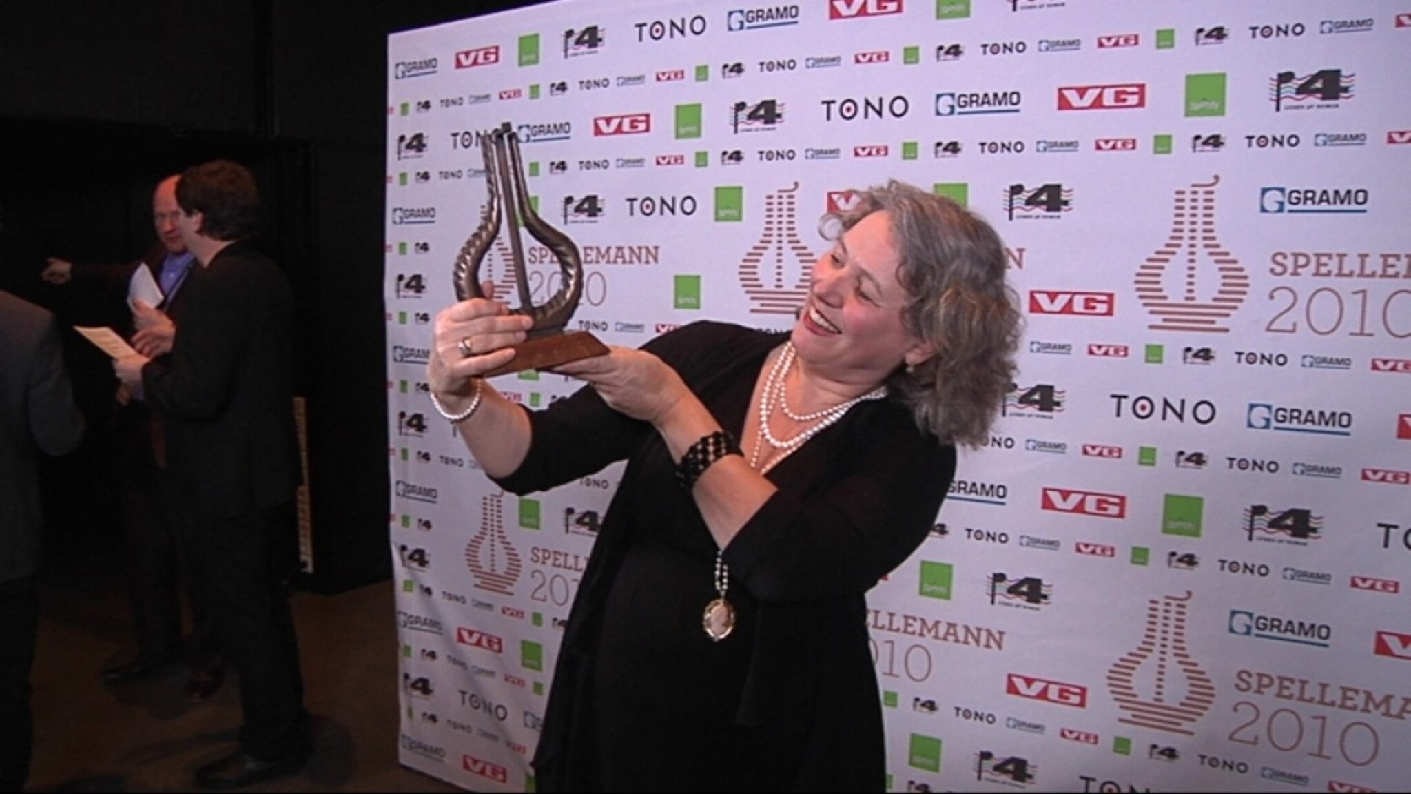 - Nesten ubeskrivelig