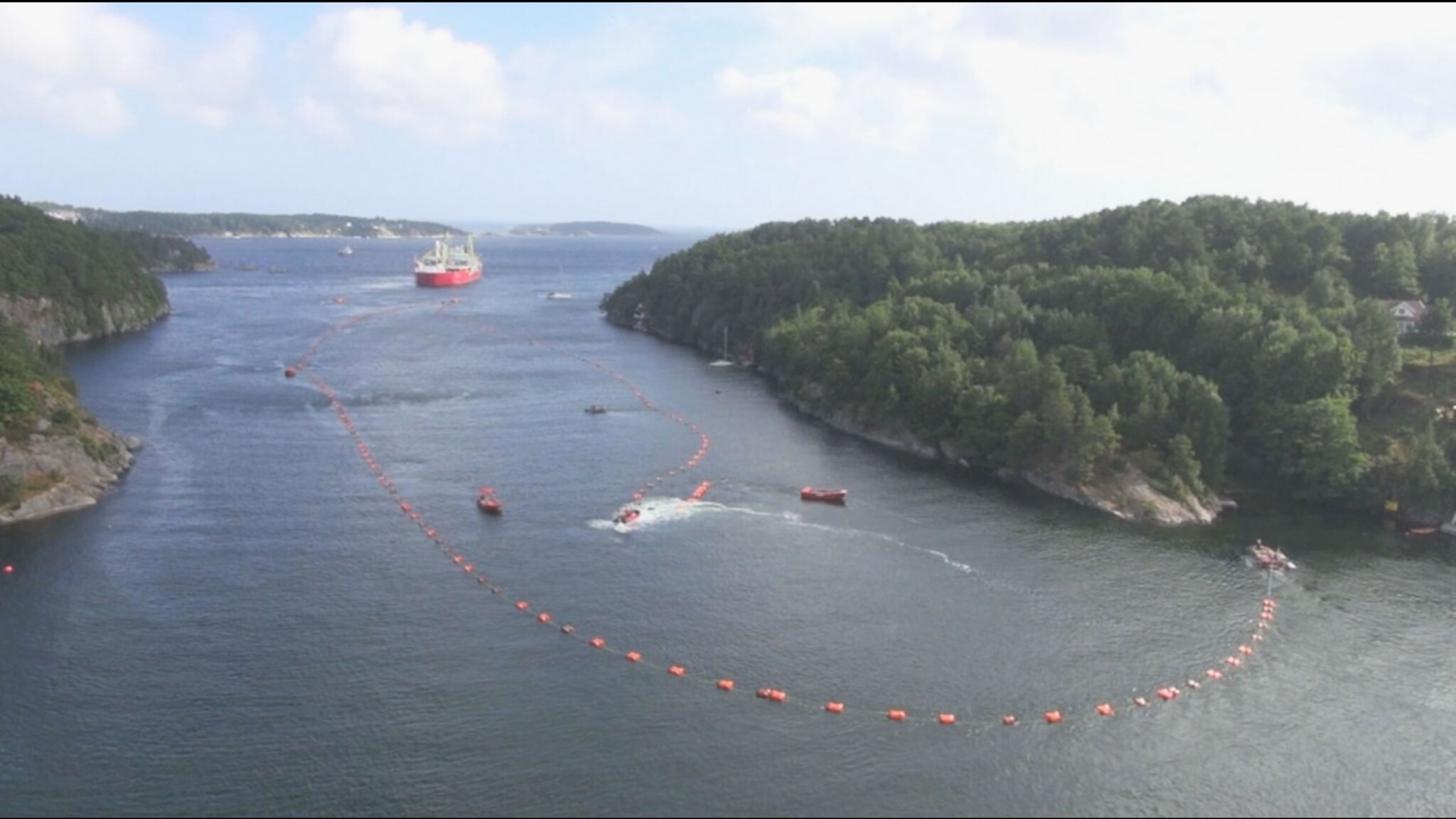 Se det spektakulære kabel-arbeidet fra luften